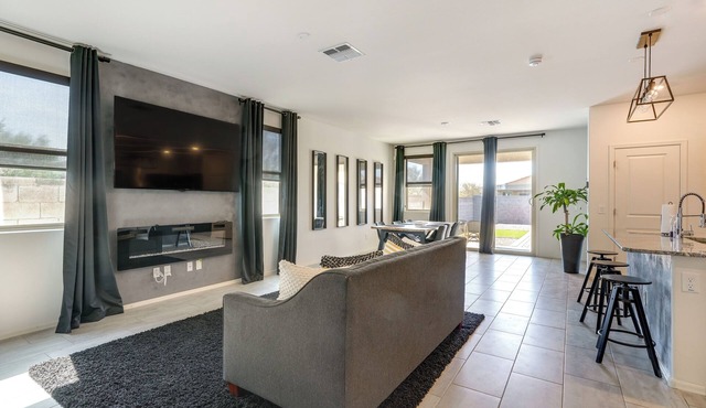 4 Mi to Westgate! Sunny Escape w/Furnished Patio