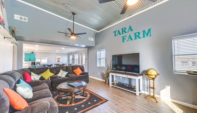4 Mi to Whitney Lake: Home on 30 Acres!