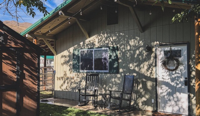 4 Miles to Goldbug Hot Springs Adventure Cabin with Mountain Views