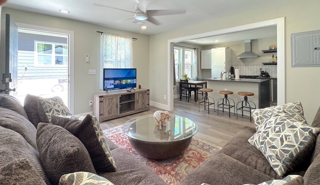 4 miles to Mercedes Benz Stadium-Sleeps 4-Best Value ATL STAY FOR FIFA