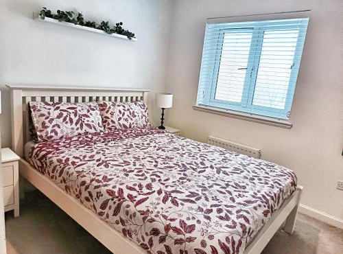 4 miles to Westhill by Lains Lettings