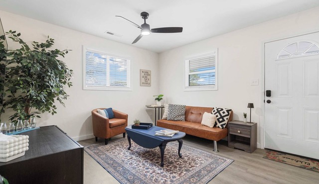 4 Min Drive Downtown - 7 Min Walk to Golden Belt