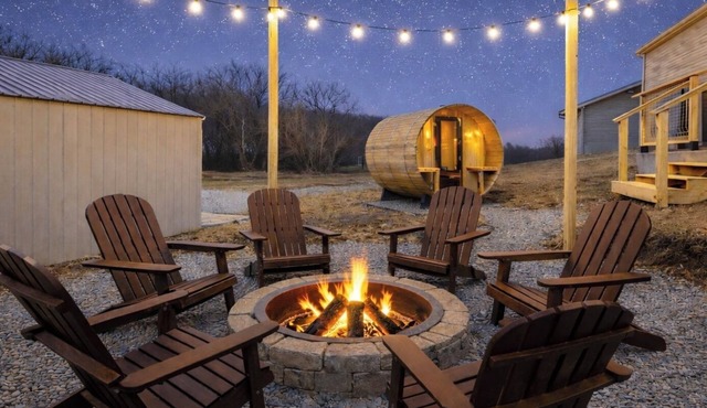 4 mins Mammoth Cave, Sauna & Hot tub, Sleeps 11