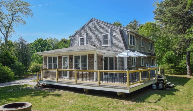 4 Mins to Bayside Beaches!