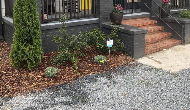 4 minutes from Uptown Charlotte. Private studio office