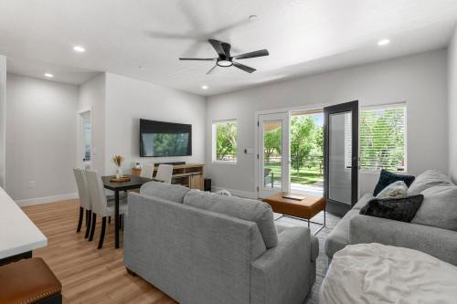 4- New Modern Loft near Zion, Bryce, Grand Canyon