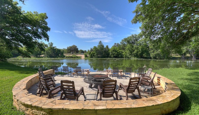 #4 of 4 Treetop River Cabin: 6 guests +Kayaks+ Fishing+ Fire pits: Honey's Nest