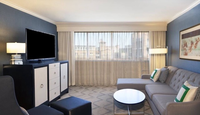 4 One Bedroom Suite Units, Pet-Friendly, Close to White House!