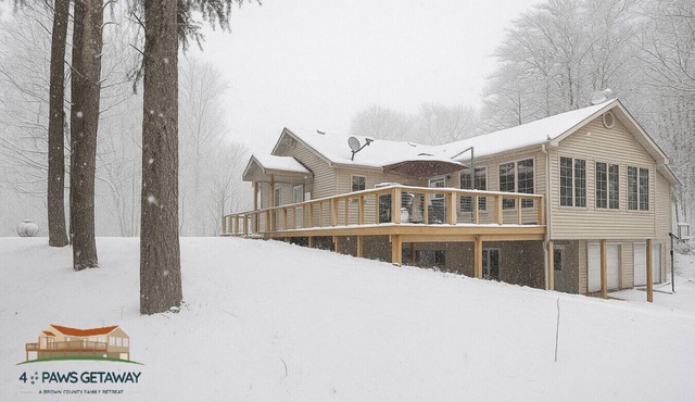 4 Paws Getaway in Brown County