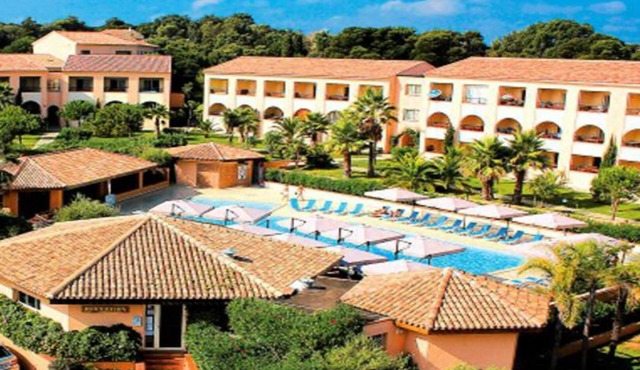 4 pers apartment in residence with 2 swimming pools 200 meters from the sea