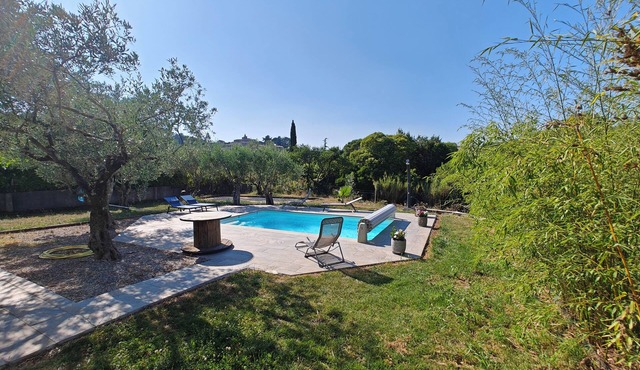 4-person air-conditioned apartment with swimming pool at the gateway to the Cévennes