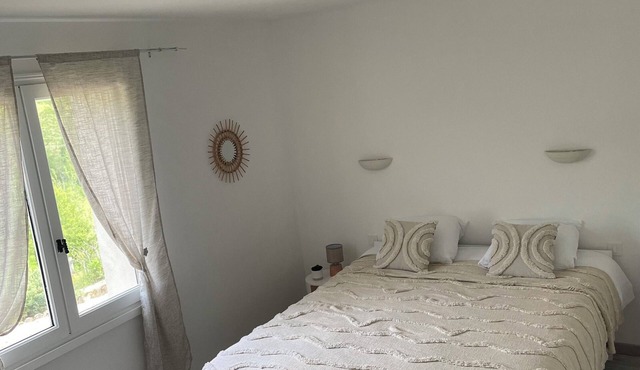 4-person air-conditioned apartment