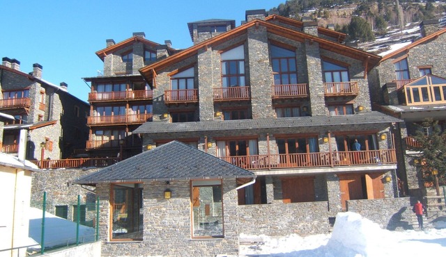 4-person apartment 500m from the Granvalira ski slopes