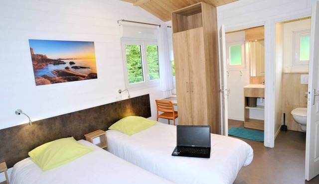 4-person comfort chalet