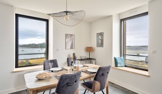 4 person flat with sea view