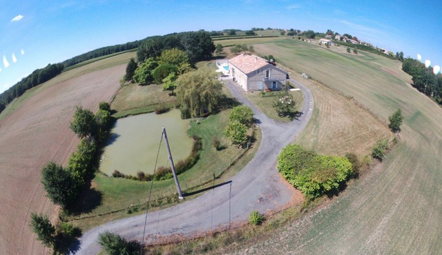 4-PERSON GITES WITH SWIMMING POOL IN SAINT MARTIN DE GURSON