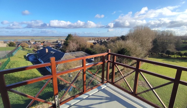 4-person apartment with bay view