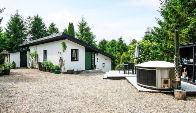 4 person holiday home in Ebeltoft-By Traum