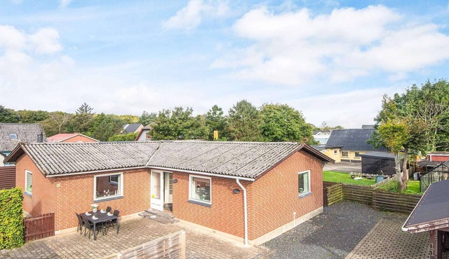 4 person holiday home in Oksbøl