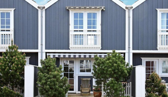 4 person holiday home in Blåvand-By Traum