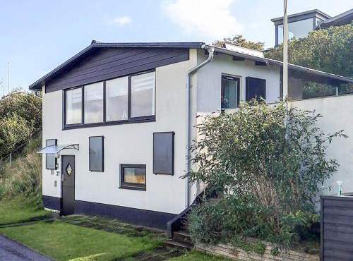 4 person holiday home in Farsø-By Traum