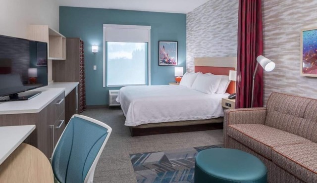 4 Pet-friendly Accommodations! Onsite Pool, Kitchenette, Free Breakfast!