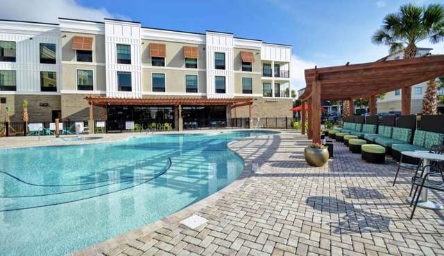 4 Pet-friendly Accommodations! Outdoor Swimming Pool, Kitchen, Free Breakfast!