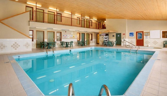 4 Pet-Friendly Accommodations near Lake Region Heritage Center | Free Parking