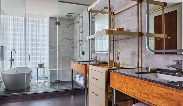 4 Pet-Friendly Viceroy Lake View Suite, Rooftop Pool!