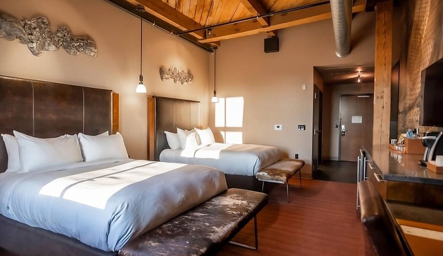 4 Premium Loft Two Queen Beds at The Iron Horse Hotel, Pets Are Welcome!