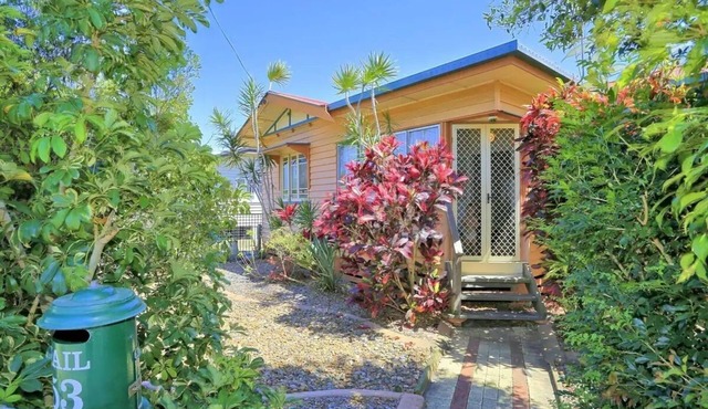 4 Queen Beds Sleeps 10 Full Air Free Wifi/netflix