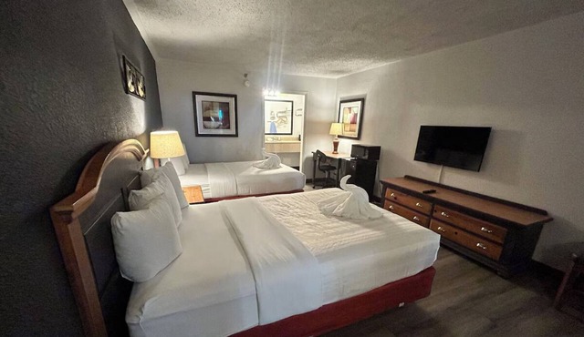 4 Relaxing Stays | Arcade, Parks Nearby + Free Breakfast Included