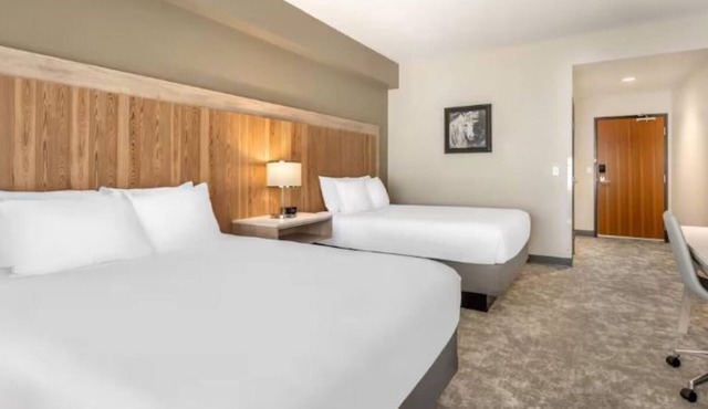 4 Relaxing Units | Airport Convenience | Free Casino Shuttle, Pets Are Allowed