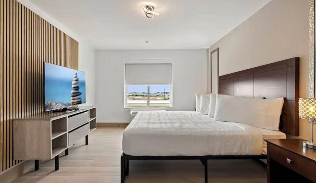 4 Restful Rooms Ideal for Weekend Group Adventures + Outdoor Pool Access