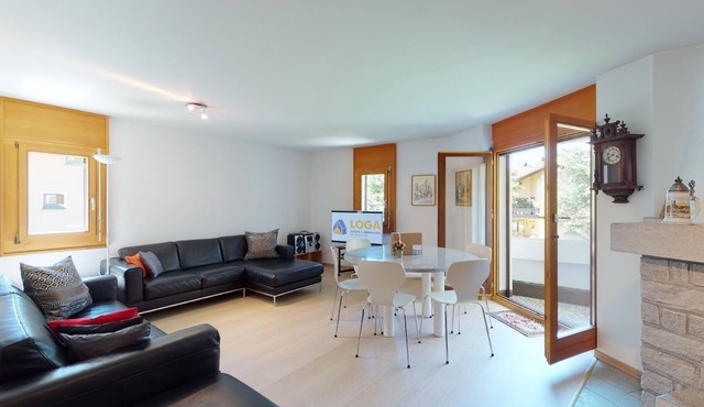 4-room apartement on the 1st floor in the Segliasquartier district, approx.