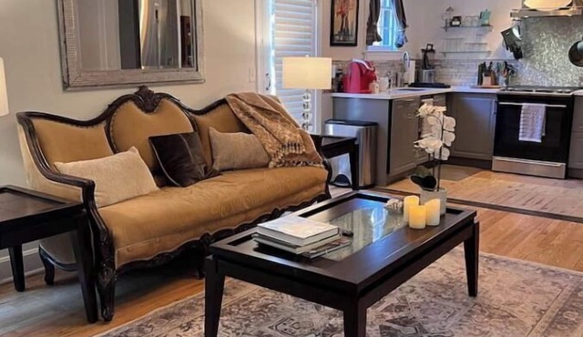4-room apartment in quiet, safe neighborhood