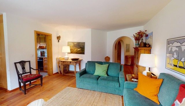 4-room apartment on the first floor, approx.