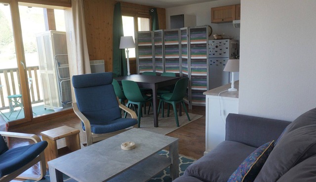 4-room duplex with pool, covered parking, and free Wi-Fi