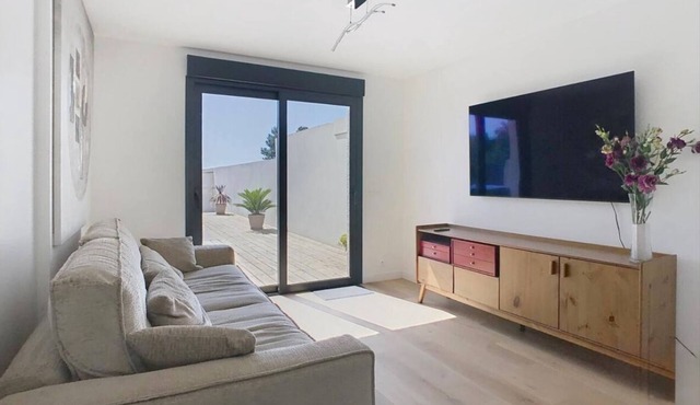 4-room house with pool