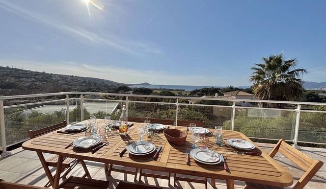 4-room villa with air conditioning in Porticcio, 750m from the beach, internet included