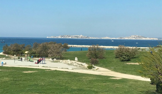 4 Rooms flat on the sea front, splendid view with sunset! Terrace.