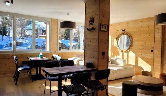 4 Rooms for 8 People