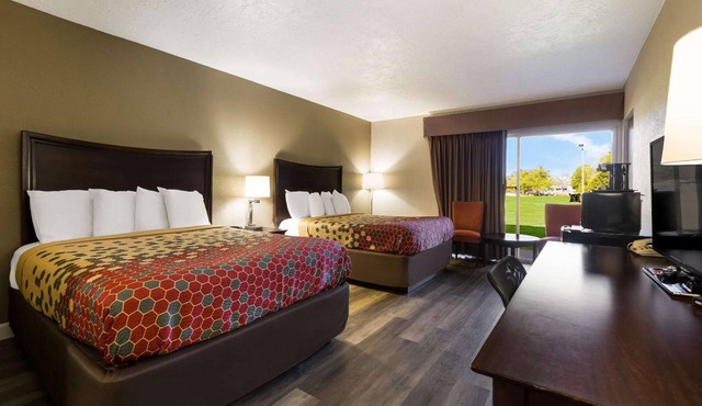4 Rooms for Family Stay | Minutes to Fairgrounds w/Free Parking & Breakfast