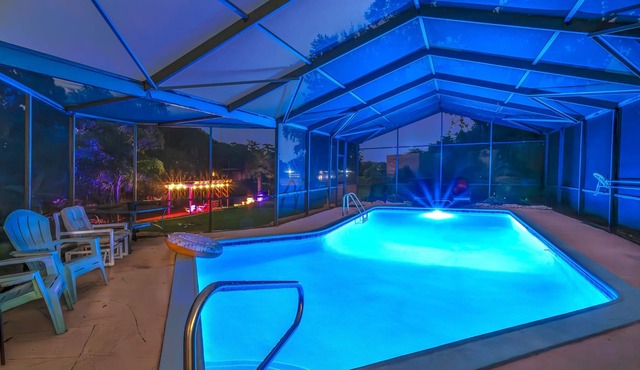 4 Rooms, Lake, Pool, Hot Tub, Bocce Ball, Putting Green, Fire Pit, Cold Plunge