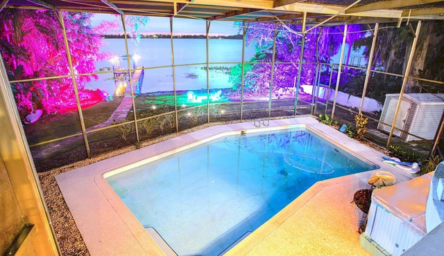 4 Rooms, Lake, Pool, Hottub, Puttputt