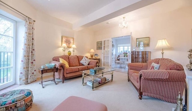 4 Ropers Court, Lavenham