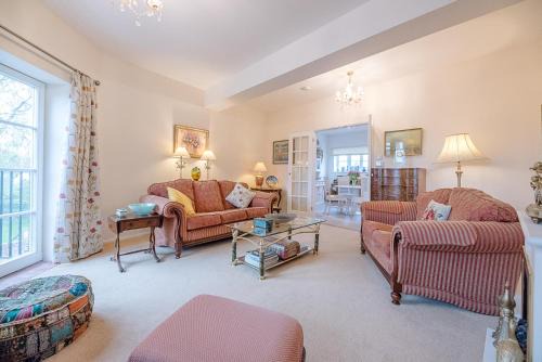 4 Ropers Court, Lavenham