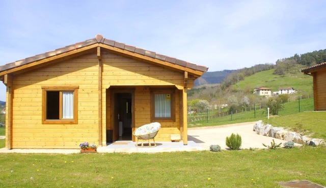 4. Satia Berri log cabin