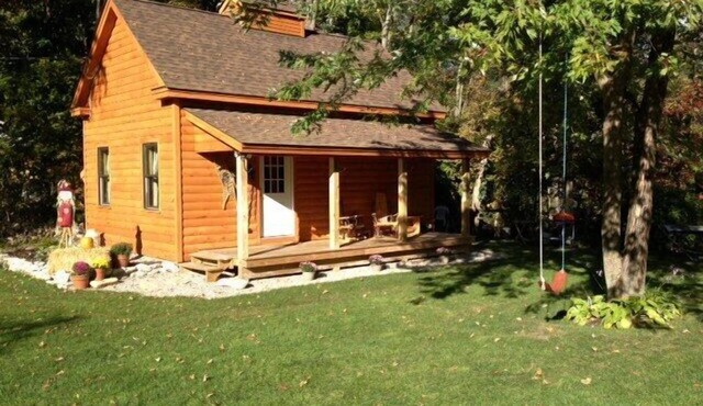 4 Season Cabin great location.