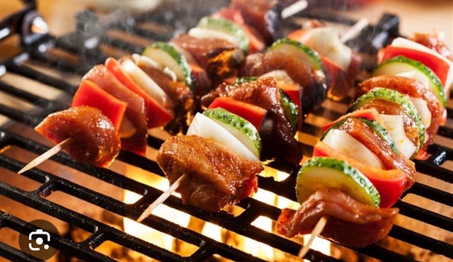 4-season chalet middle of nature on the edge of private lake with panorama view